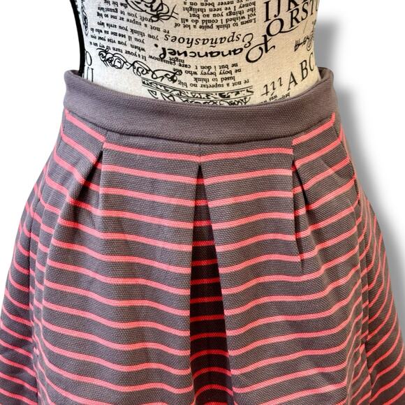 NWT Boden Size 8 Lexington Pink Gray Striped A-Line Pleated Mini Skirt WG470 - Picture 4 of 7